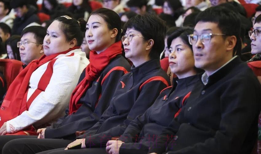 中国国家队公益服务大行动走进哈工程 中国国家队公益服务大行动走进哈工程