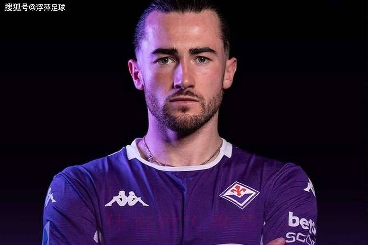 佛罗伦萨官方：租借利兹联前锋哈里森，有700万欧买断条款